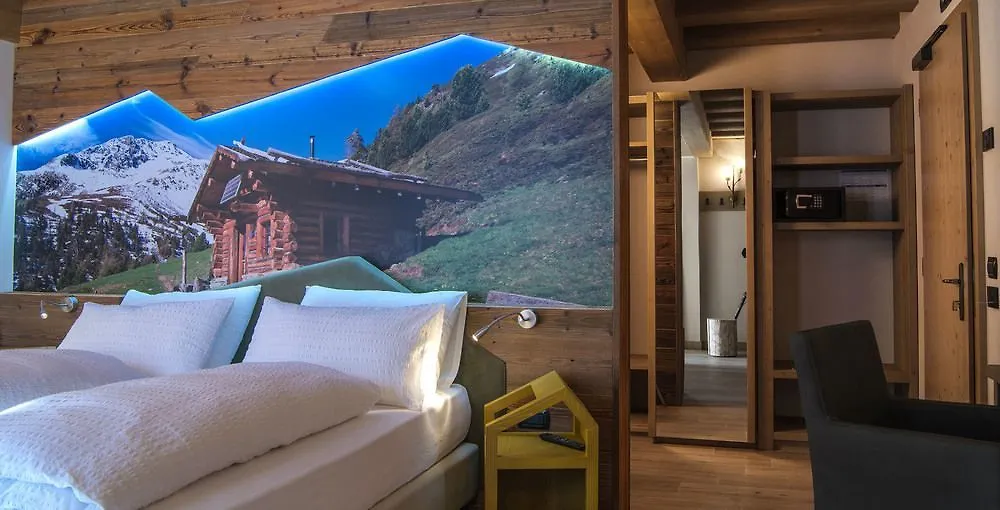 Hotel Amerikan Livigno 4*,