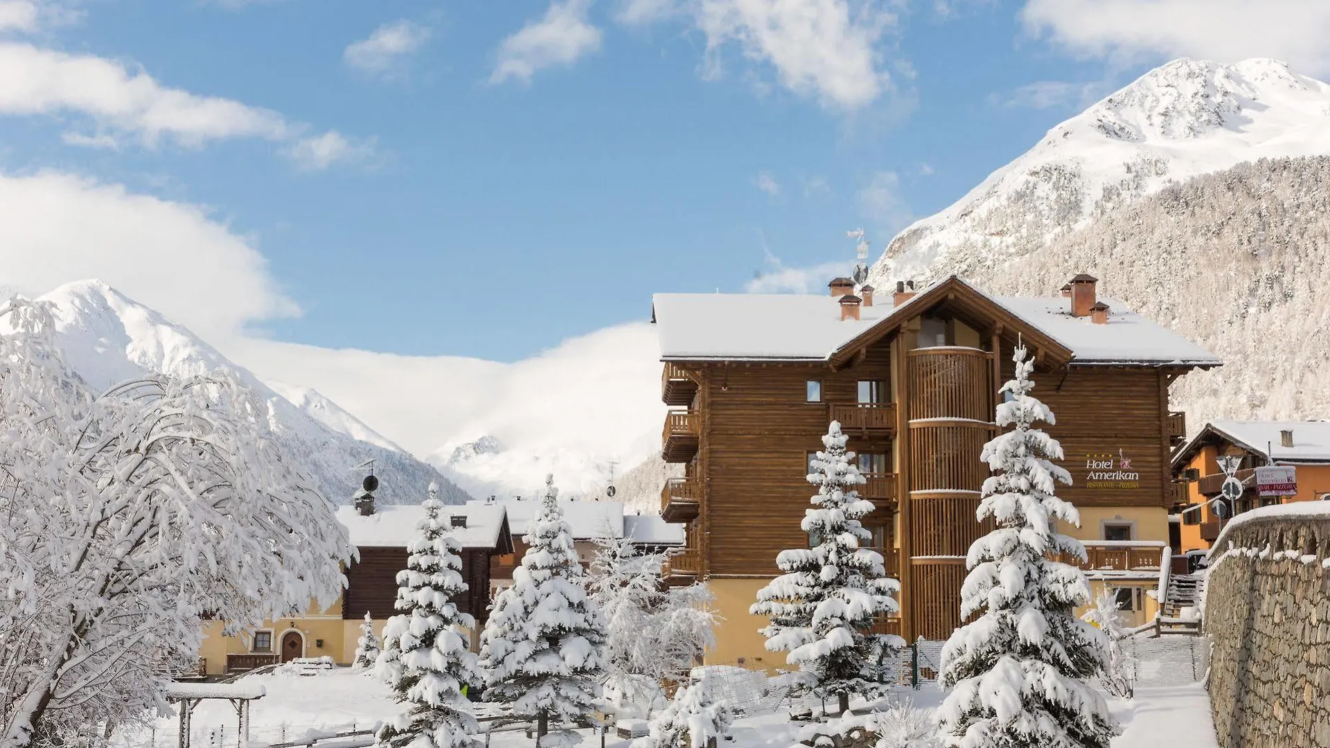 Hotel Amerikan Livigno 4*,  Italy